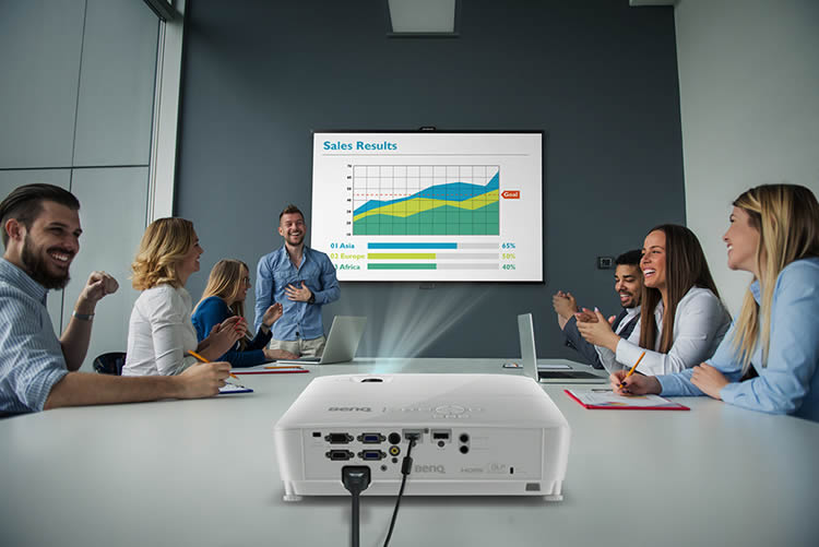 MH534 Business Projector